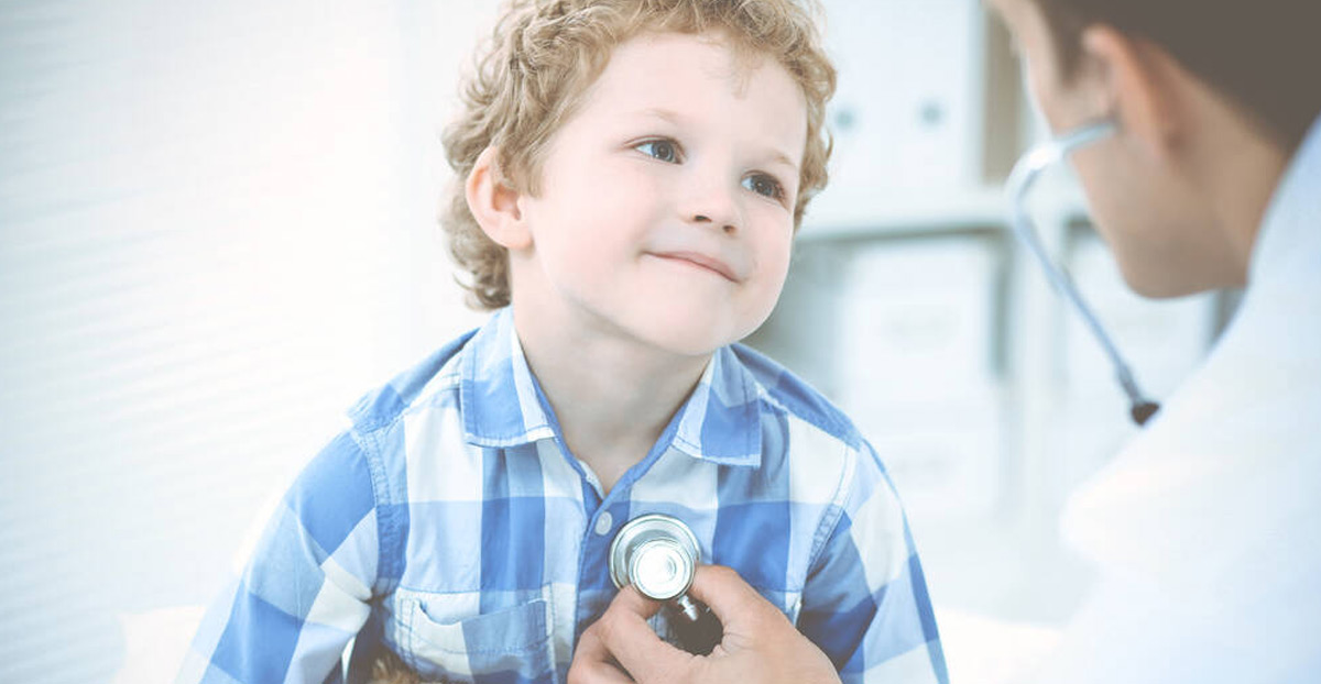 doctor-examining-patient-with-urinary-tract-infection-UCI-Pediatric-Urology doctor-examining-patient-with-urinary-tract-infection-UCI-Pediatric-Urology